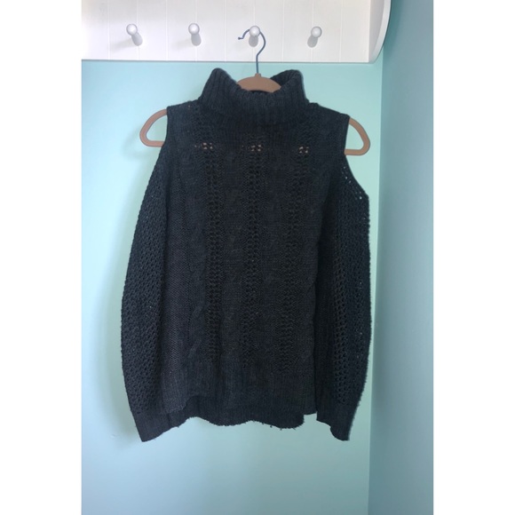 American Eagle Cutout Sweater ❄️ - Picture 2 of 3